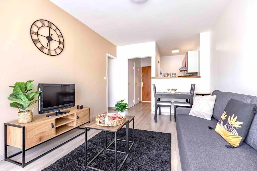 Appartement Avec Parking Et Terrasse Metro 7 Et Paris فيلوجويف المظهر الخارجي الصورة