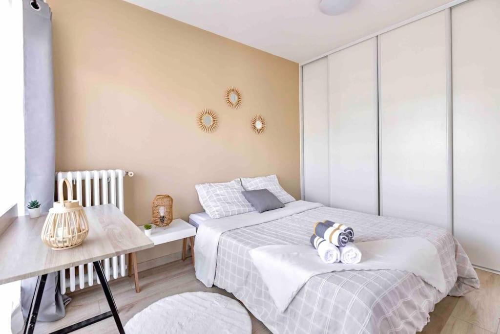 Appartement Avec Parking Et Terrasse Metro 7 Et Paris فيلوجويف المظهر الخارجي الصورة